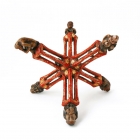 <b>魯班鎖結構繞線架<br />Traditional Chinese yarn winder (burr construction)</b><br />Painted wood with carved figures and trapped balls<br />Shanxi Province; 19th-20th c.<br />18.4 x 18.4 x 18.4 cm<br /><em>Yi Zhi Tang</em> Collection 06-029