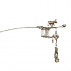 <b>銀製九連環頭釵<br/ >Hairpin with nine linked rings</b><br />Silver<br />China; 19th-20th c.<br />L. 15.4 cm<br /><em>Yi Zhi Tang</em> Collection 09-082